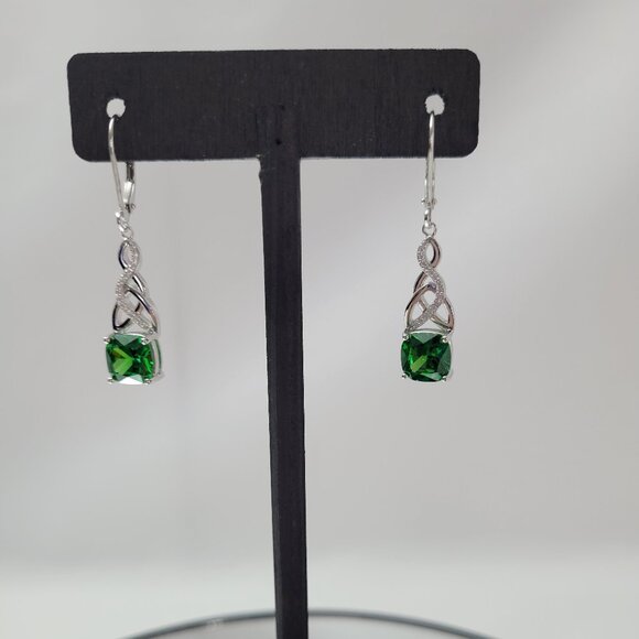 925 Sterling Silver Celtic Knot Lab Created Emerald Lever Back Earrings - Picture 1 of 2